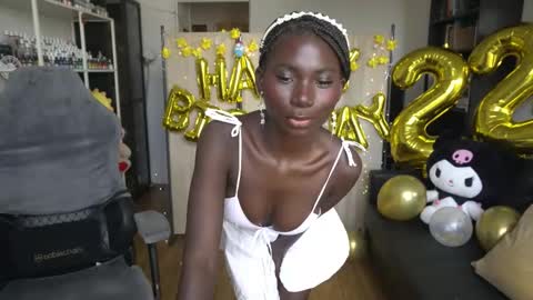 Carola  independent model online show from 09-12-25, 01:00