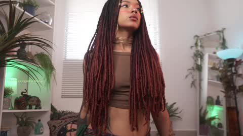 Snapshot of cooper_reds chatting on 12-18-24, 06:03 ROSELL 3 online show from 12-18-24, 06:03