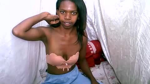 Snapshot of coquine_lara chatting on 05-24-26, 12:59 coquine_lara online show from 05-24-26, 12:59