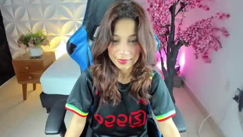 Snapshot of cora22_ chatting on 01-31-25, 12:18 CORA online show from 01-31-25, 12:18