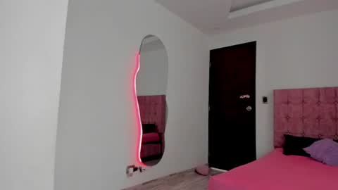 Snapshot of cora22_ chatting on 07-01-26, 07:57 CORA online show from 07-01-26, 07:57