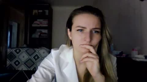 Snapshot of cora_fora chatting on 01-06-26, 10:19 cora_fora online show from 01-06-26, 10:19