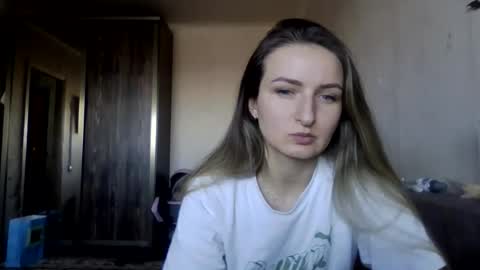 Snapshot of cora_fora chatting on 02-10-26, 12:42 cora_fora online show from 02-10-26, 12:42