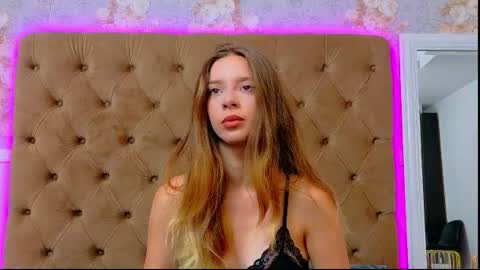 CoraVex online show from 06-19-26, 04:28