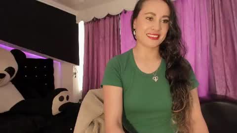Snapshot of coral_gibson chatting on 06-12-26, 01:32 Coral online show from 06-12-26, 01:32