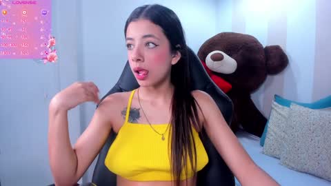 Snapshot of coral_taylorr chatting on 12-14-24, 01:27 Coral online show from 12-14-24, 01:27