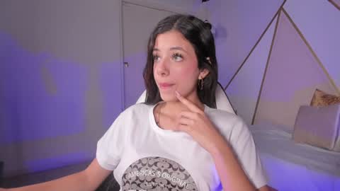 Snapshot of coral_taylorr chatting on 01-16-25, 12:42 Coral online show from 01-16-25, 12:42