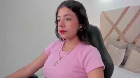 Snapshot of coral_taylorr chatting on 09-23-25, 12:19 Coral online show from 09-23-25, 12:19