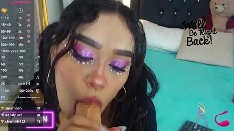 Snapshot of coraline_v chatting on 12-09-24, 12:40 Coraline connected from 10 pm to 6 am Colombia time online show from 12-09-24, 12:40