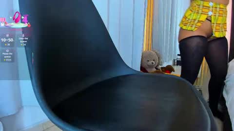 Snapshot of coraline_v chatting on 10-07-25, 02:31 Coraline connected from 10 pm to 6 am Colombia time online show from 10-07-25, 02:31