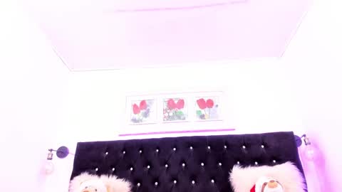 Snapshot of coralinejoness chatting on 09-12-25, 01:55 Juana Michelle 3 online show from 09-12-25, 01:55