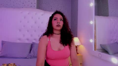 Snapshot of coralinered chatting on 03-11-26, 11:33 Red online show from 03-11-26, 11:33