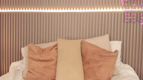 coralineross_ online show from 02-01-25, 02:34