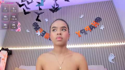 coralineross_ online show from 10-09-25, 10:57