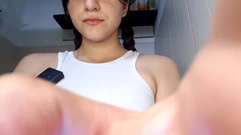 Snapshot of coralinexxx07 chatting on 10-09-25, 10:30 Coraline uwu     Bienvenidos al dulce mundo de Coraline    Hola amores soy Coraline  Una chica  tierna juguetona online show from 10-09-25, 10:30