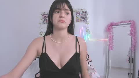 Coraline uwu     Bienvenidos al dulce mundo de Coraline    Hola amores soy Coraline  Una chica  tierna juguetona online show from 05-05-26, 04:26