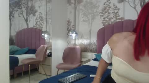 corineray online show from 09-12-25, 08:42