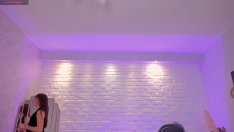 Snapshot of corinnerusso chatting on 01-28-25, 03:47 Corinne Russo online show from 01-28-25, 03:47