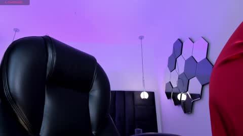 Snapshot of corinnerusso chatting on 02-05-25, 03:34 Corinne Russo online show from 02-05-25, 03:34