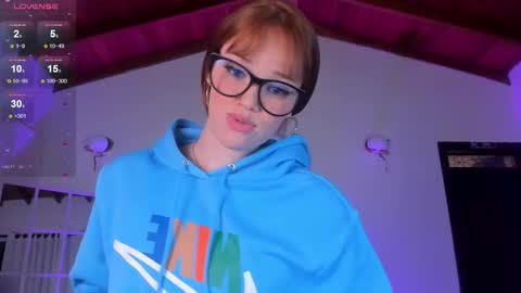 Snapshot of corinnerusso chatting on 02-19-25, 10:12 Corinne Russo online show from 02-19-25, 10:12