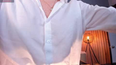 Snapshot of corinnerusso chatting on 03-06-25, 03:57 Corinne Russo online show from 03-06-25, 03:57