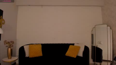 Snapshot of corinnerusso chatting on 01-10-26, 05:31 Corinne Russo online show from 01-10-26, 05:31