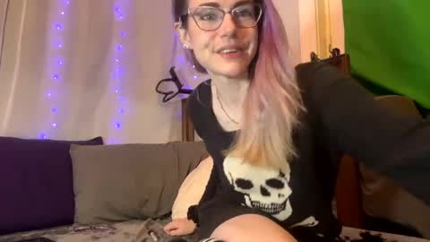 corolineclovr_and_kirkinator online show from 03-10-25, 02:50