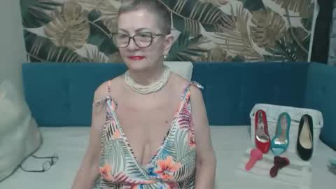 Snapshot of corssika chatting on 03-09-26, 06:56 corssika online show from 03-09-26, 06:56