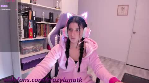 Snapshot of cositarika__ chatting on 07-12-26, 02:46 Lunita online show from 07-12-26, 02:46