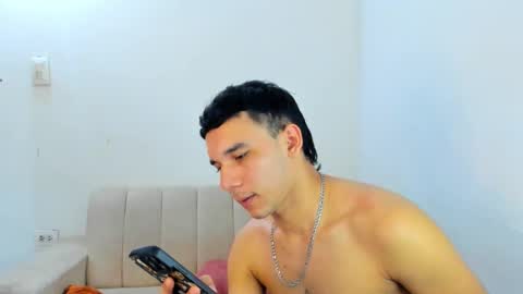 Snapshot of couple_bigcock_ chatting on 10-16-25, 12:44 aron y stivens online show from 10-16-25, 12:44