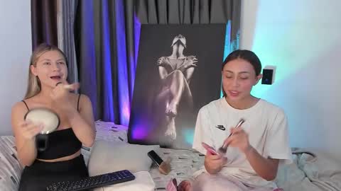 Snapshot of couple_funnyy chatting on 02-28-26, 01:39 couple_funnyy online show from 02-28-26, 01:39