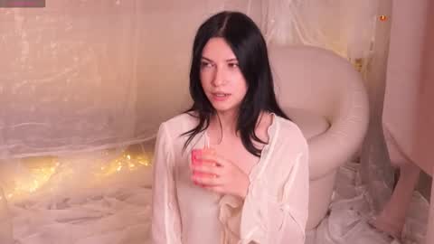 Alex and Mia online show from 11-12-25, 04:51