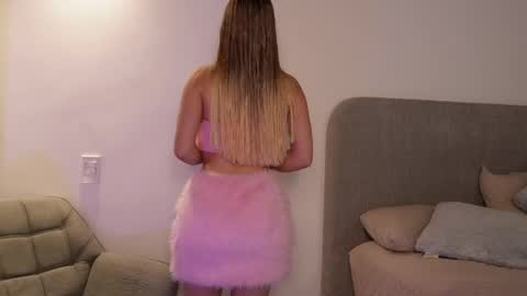 Snapshot of couple_of_your_dreams_ chatting on 06-10-26, 12:22 Kay online show from 06-10-26, 12:22