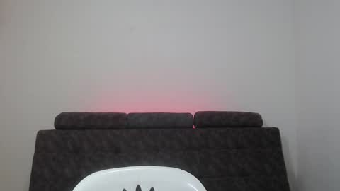  ALEJANDRO Y EMILY  online show from 02-18-25, 02:27