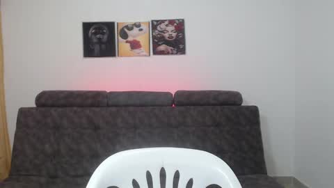  ALEJANDRO Y EMILY  online show from 03-01-25, 02:23