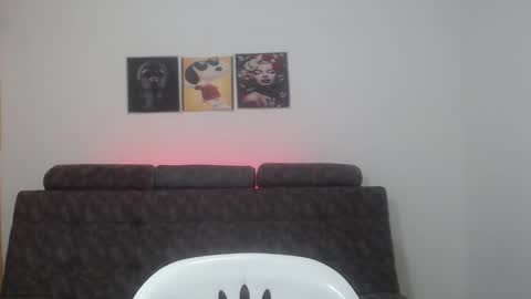  ALEJANDRO Y EMILY  online show from 03-12-25, 02:34