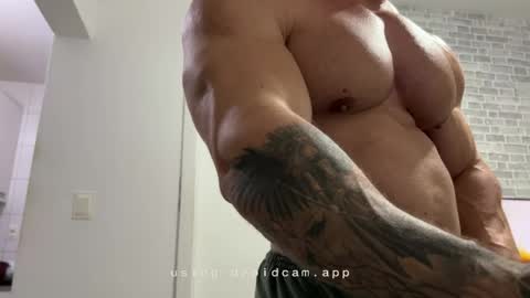 couplemuscle40 online show from 06-09-26, 01:23