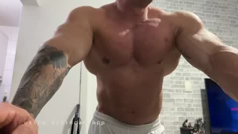 Snapshot of couplemuscle40 chatting on 07-03-26, 02:07 couplemuscle40 online show from 07-03-26, 02:07