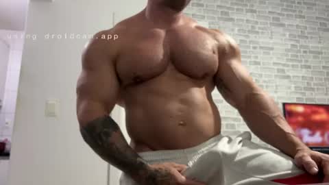 Snapshot of couplemuscle40 chatting on 07-13-26, 09:17 couplemuscle40 online show from 07-13-26, 09:17