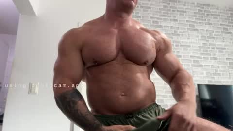 Snapshot of couplemuscle40 chatting on 07-26-26, 06:04 couplemuscle40 online show from 07-26-26, 06:04