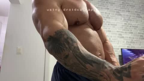 Snapshot of couplemuscle40 chatting on 08-06-26, 12:56 couplemuscle40 online show from 08-06-26, 12:56