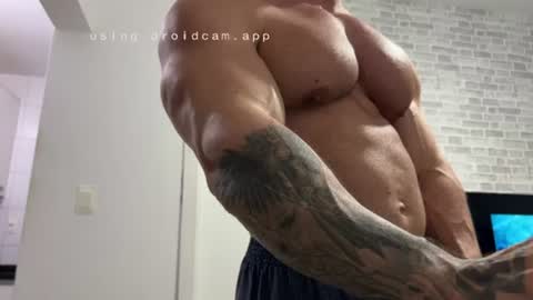 Snapshot of couplemuscle40 chatting on 08-07-26, 12:23 couplemuscle40 online show from 08-07-26, 12:23
