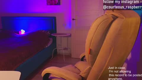 Snapshot of courteous_raspberrrry chatting on 01-28-25, 03:14 Rose Roys my online show from 01-28-25, 03:14