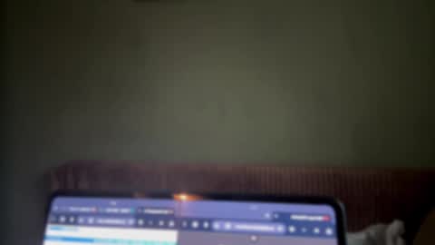 Snapshot of courteous_raspberrrry chatting on 10-10-25, 06:01 Rose Roys my online show from 10-10-25, 06:01