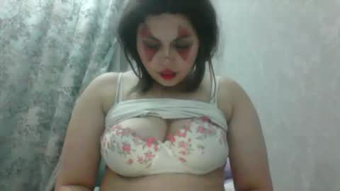 Snapshot of cow_on_cam chatting on 10-21-25, 05:13 cow_on_cam online show from 10-21-25, 05:13