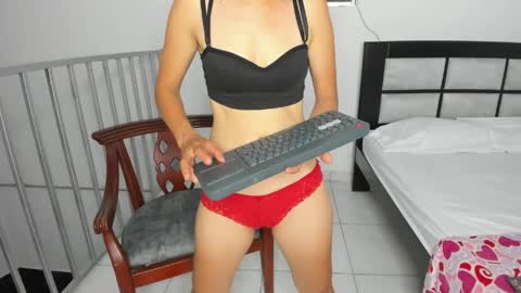 Snapshot of cowmarce chatting on 05-05-26, 01:46 Marce Online 1pm - 7pm gmt-5 online show from 05-05-26, 01:46