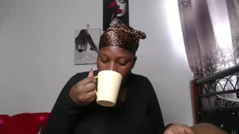 Erykah online show from 09-18-25, 10:39