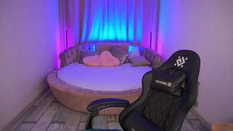 Snapshot of cozymell chatting on 11-27-25, 02:52 cozymell online show from 11-27-25, 02:52