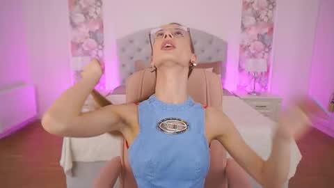 Snapshot of cozymell chatting on 02-08-26, 01:47 cozymell online show from 02-08-26, 01:47