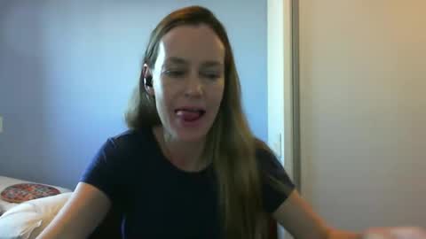 Anny online show from 10-06-25, 10:45